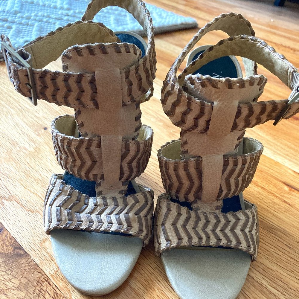 BRAND NEW Leather Striped Heel